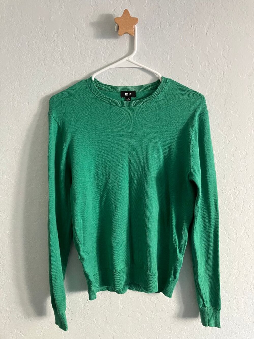 Uniqlo Parrot Green Merino Wool Crew Neck Sweater | Men's XS / Women's S